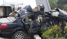 南昌爆料车祸新闻视频,多车连环相撞！